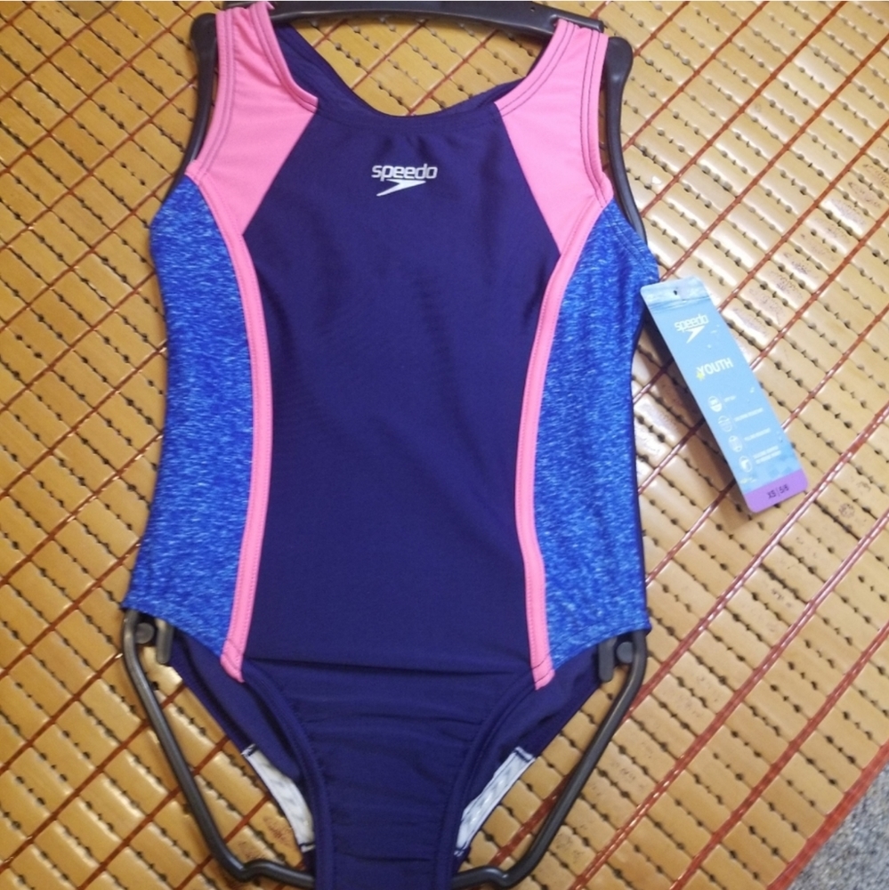 Speedo girls swimsuit 5/6t nwt